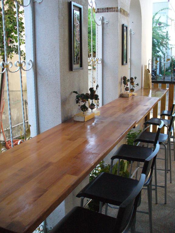 Alongs Garden Bed & Breakfast Hengchun Exterior photo