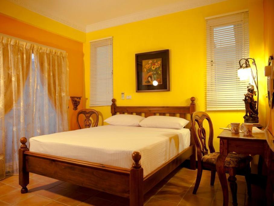 Alongs Garden Bed & Breakfast Hengchun Exterior photo