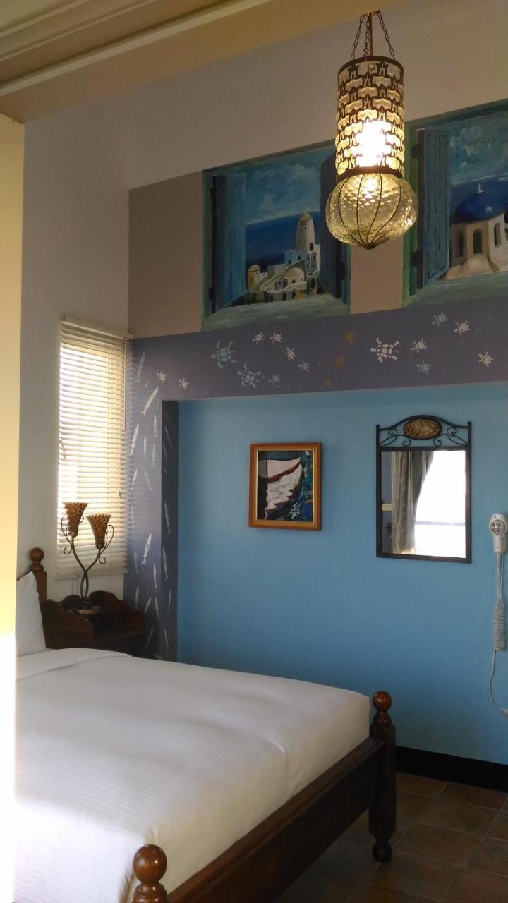 Alongs Garden Bed & Breakfast Hengchun Exterior photo