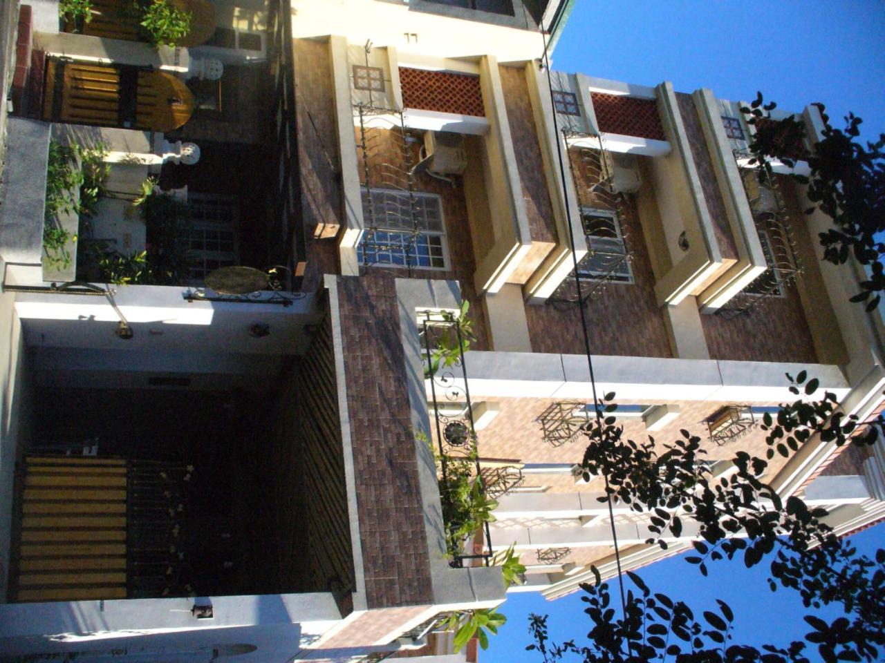 Alongs Garden Bed & Breakfast Hengchun Exterior photo
